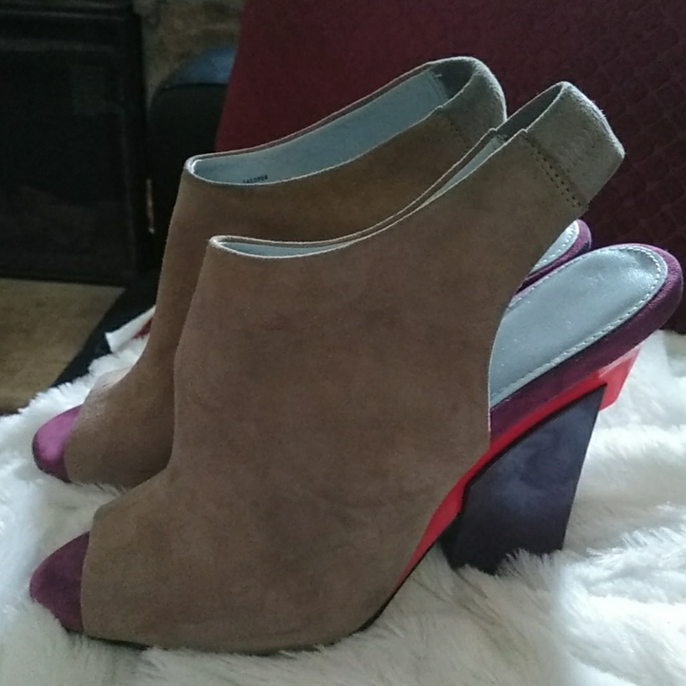 Calvin Klein Color-Block Suede Wedges Shoes Size 7 - image 1